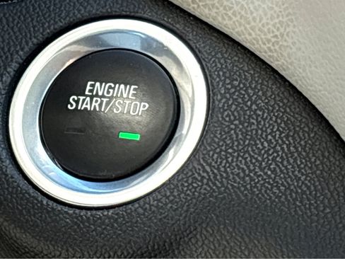 Used 2023 Chevrolet Equinox LS w/ Midnight Edition image 5