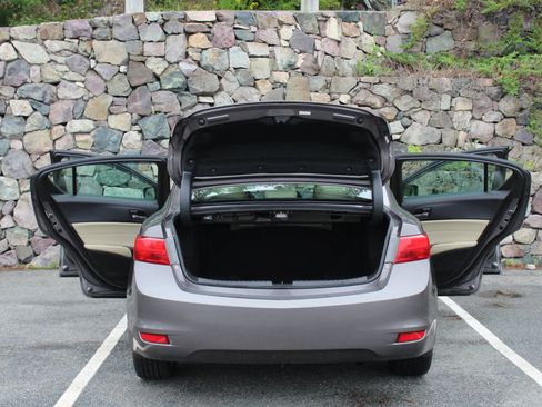 Used 2014 Acura ILX 2.0L Sedan 4D image 10