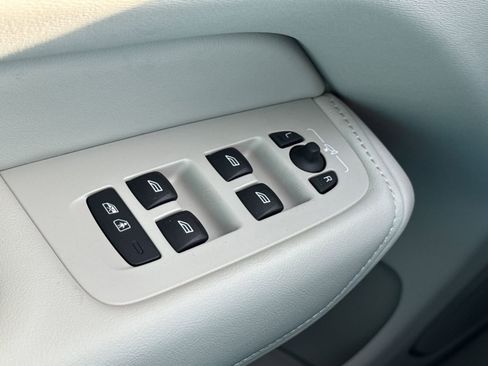 New 2026 Volvo XC60 B5 Ultra w/ Protection Package Premier image 18