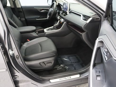 Certified 2022 Toyota RAV4 Limited FWD image 39