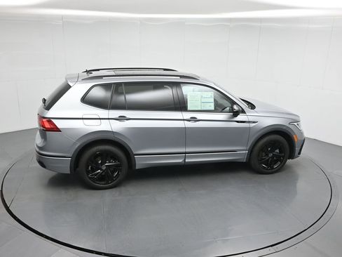 Used 2024 Volkswagen Tiguan SE R-Line image 41