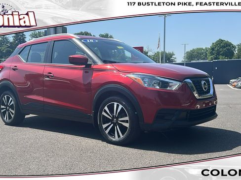 Used 2018 Nissan Kicks SV FWD image 1