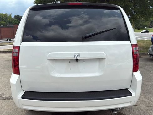 Used 2010 Dodge Grand Caravan SE w/ Climate Group FWD image 4