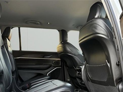 Used 2021 Jeep Grand Cherokee L Limited w/ Trailer Tow Group (B) image 15