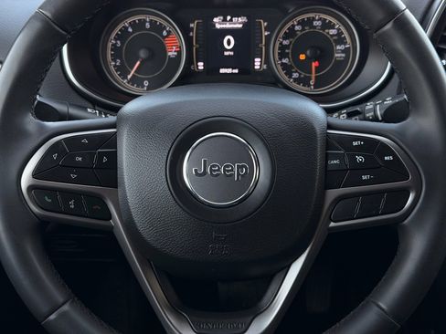 Used 2020 Jeep Cherokee Latitude Plus image 31