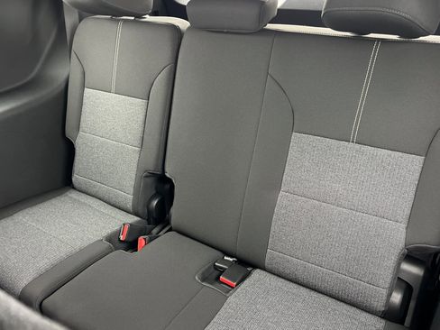 New 2026 GMC Acadia Elevation image 14