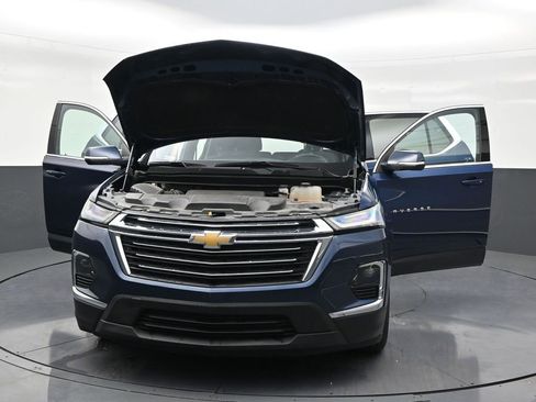 Used 2023 Chevrolet Traverse LT FWD image 33