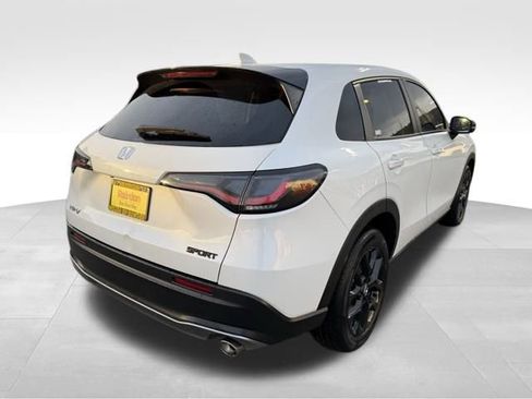 Used 2023 Honda HR-V Sport image 7