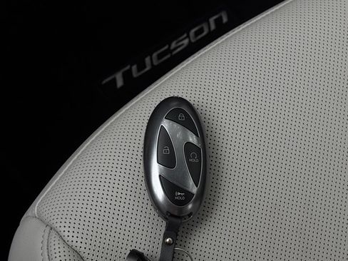 Used 2025 Hyundai Tucson Limited FWD image 36