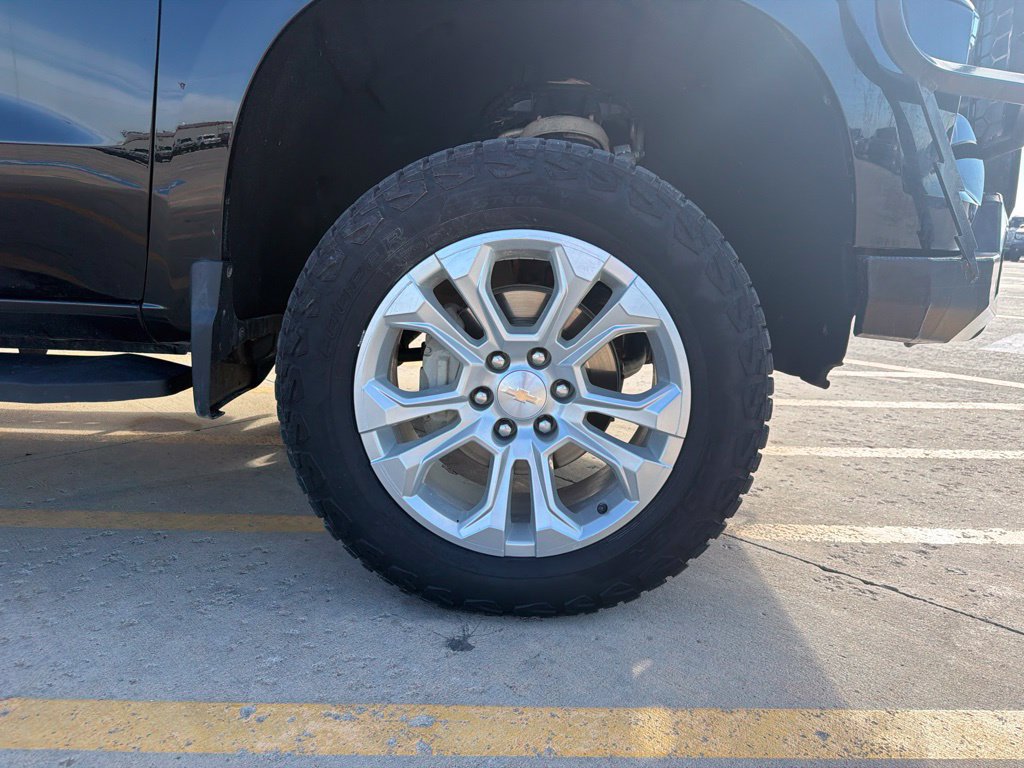 Used 2024 Chevrolet Silverado 1500 LTZ w/ LTZ Convenience Package II AWD/4WD image 28
