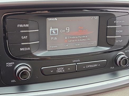 Used 2016 Kia Sorento LX image 28