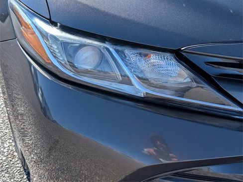 Used 2018 Toyota Camry LE image 15