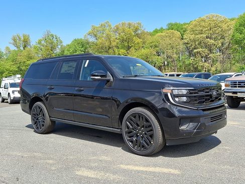 New 2026 Ford Expedition Max Platinum AWD/4WD image 1