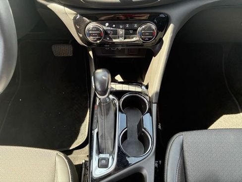 Used 2022 Buick Encore GX Select image 17