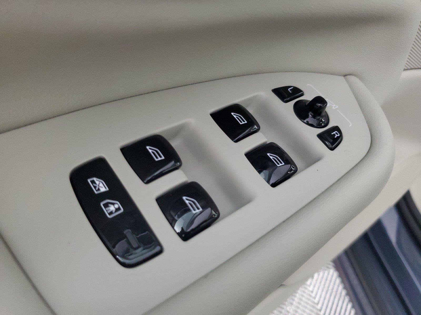 Certified 2026 Volvo XC90 B6 Ultra AWD/4WD image 21