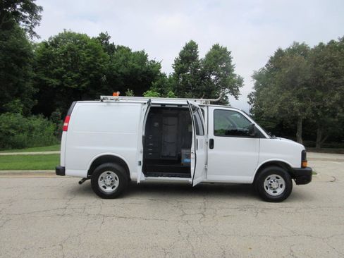 Used 2014 Chevrolet Express 2500 RWD image 22