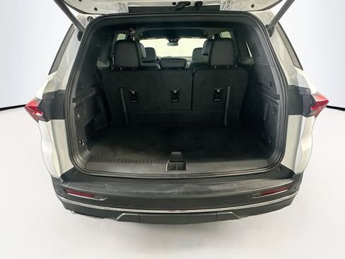 Used 2025 Buick Enclave Preferred FWD image 31