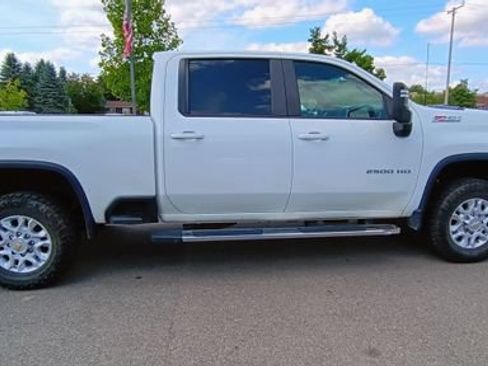 Used 2023 Chevrolet Silverado 2500 LT w/ Convenience Package AWD/4WD image 8