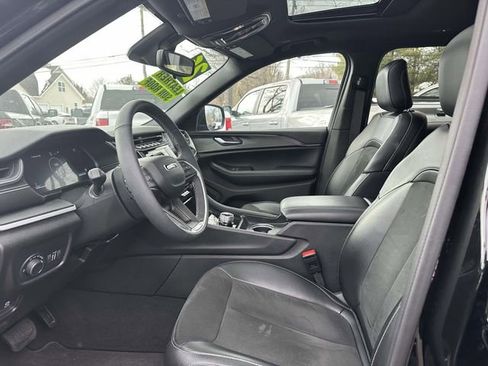 Certified 2025 Jeep Grand Cherokee L Altitude image 10