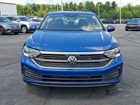 Certified 2023 Volkswagen Jetta SE FWD image 2