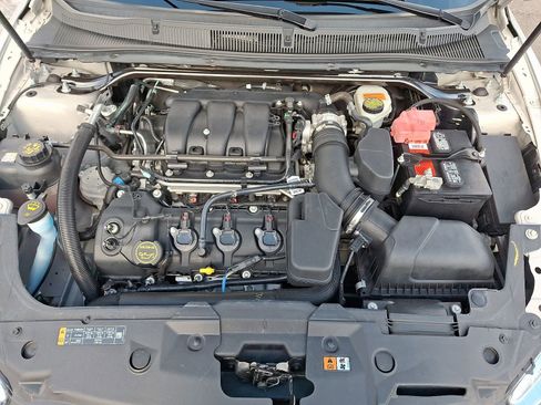Used 2015 Ford Taurus SE image 26