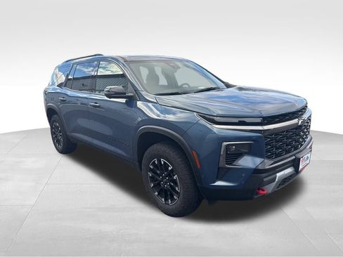 Used 2024 Chevrolet Traverse Z71 w/ Enhanced Driving Package image 8