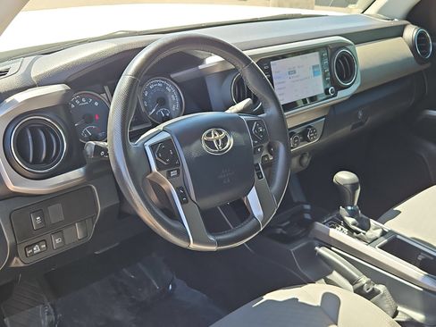 Used 2020 Toyota Tacoma SR5 RWD image 13