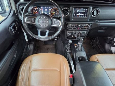 Used 2020 Jeep Gladiator Overland w/ LED Lighting Group AWD/4WD image 36