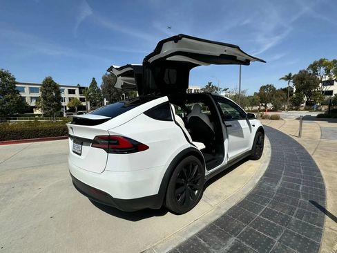 Used 2021 Tesla Model X Long Range AWD/4WD image 7