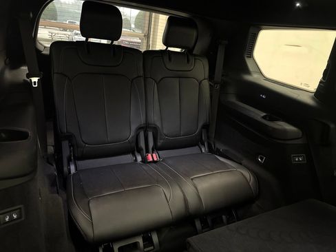 Used 2023 Jeep Grand Cherokee L Overland AWD/4WD image 22