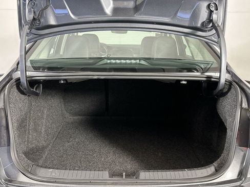 Used 2024 Volkswagen Jetta SE image 28