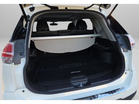 Used 2016 Nissan Rogue SL w/ SL Premium Package image 13