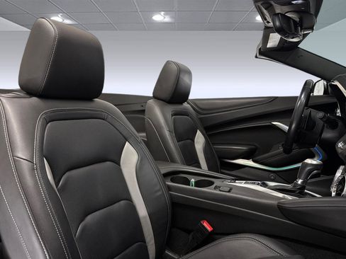 Used 2021 Chevrolet Camaro LT image 33