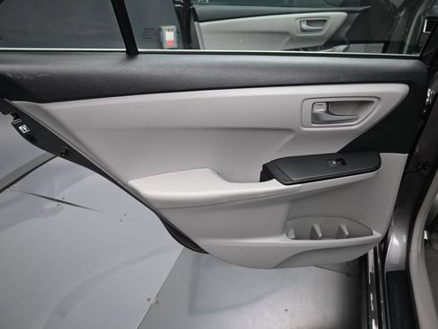 Used 2016 Toyota Camry LE FWD image 27