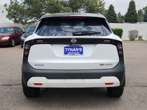 New 2025 Nissan Kicks SR image 4