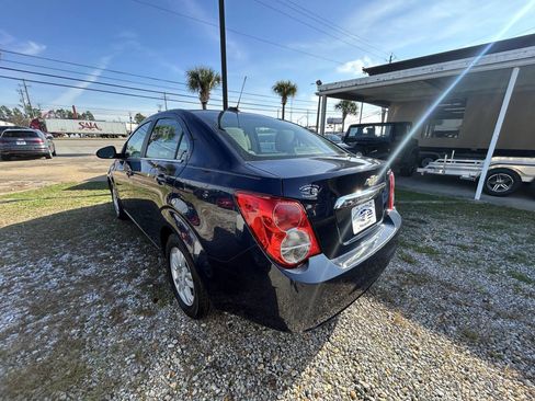 Used 2015 Chevrolet Sonic LT image 4