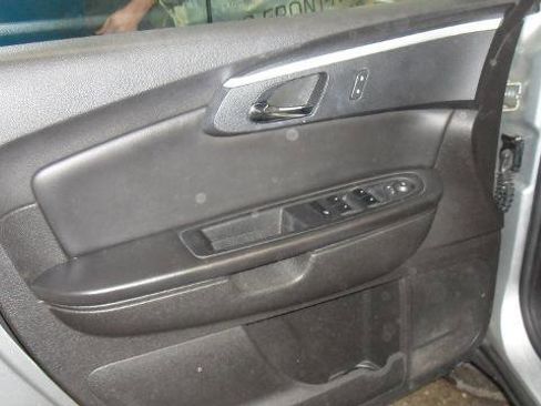 Used 2011 Chevrolet Traverse LT w/ Personal Connectivity Package image 4