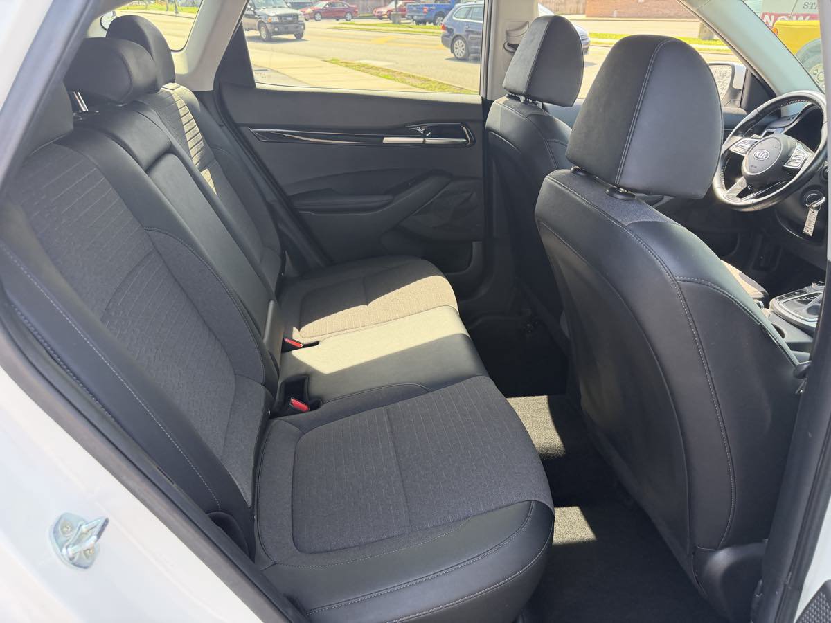 Used 2021 Kia Seltos S AWD/4WD image 16