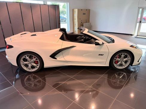 Used 2023 Chevrolet Corvette Stingray Premium Conv w/ Z51 Performance Package RWD image 10