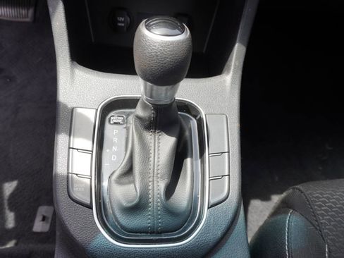 Used 2018 Hyundai Elantra GT FWD image 25