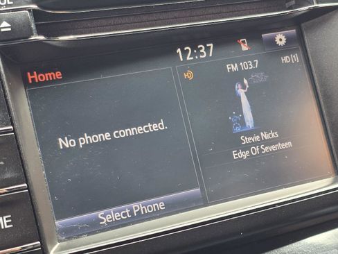 Used 2017 Toyota RAV4 SE w/ Power Special Value Package image 23