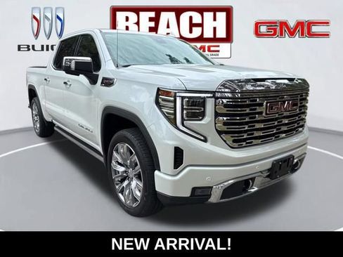 Used 2025 GMC Sierra 1500 Denali w/ Denali Reserve Package AWD/4WD image 1