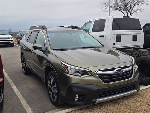 Used 2020 Subaru Outback Limited image 4