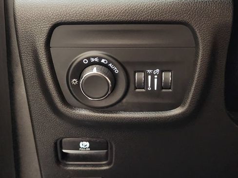 Used 2021 Jeep Grand Cherokee L Laredo RWD image 21