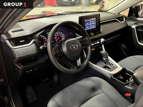 Used 2019 Toyota RAV4 LE image 17
