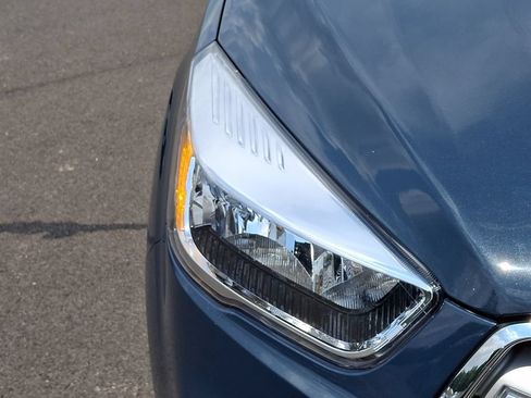 Used 2019 Ford Escape SE FWD image 11
