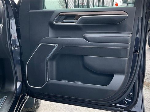 Used 2024 Chevrolet Silverado 1500 LT image 25