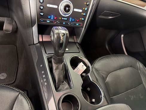 Used 2018 Ford Explorer Limited w/ Equipment Group 301A FWD image 16