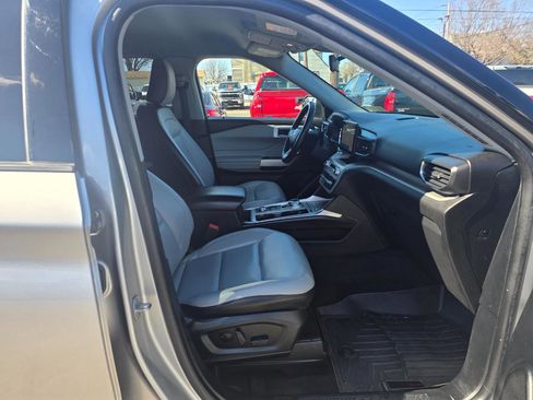 Used 2021 Ford Explorer XLT w/ Equipment Group 202A image 17