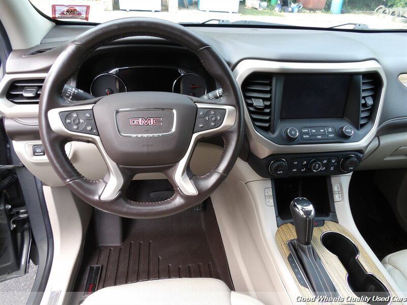 Used 2017 GMC Acadia Denali w/ Technology Package FWD image 14